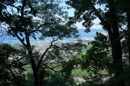 根香寺から下笠居支所への道