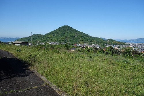 根香寺から下笠居支所への道