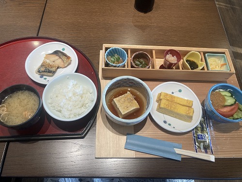 �O�z���̒��H